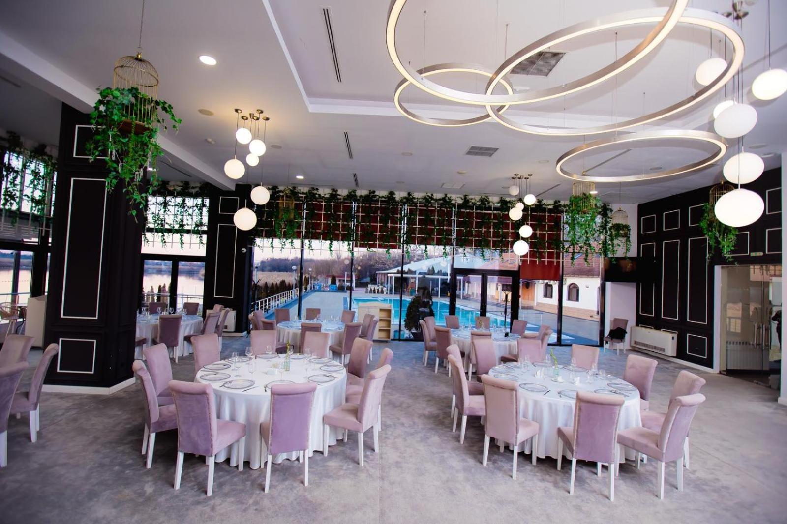Evergreen Hotel